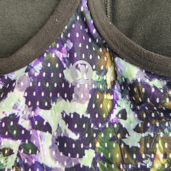 Lululemon tank size 4 excellent condition multi coloured - Picture 3 of 4